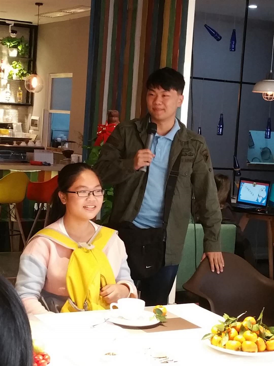 韋同學(xué)在分享學(xué)習(xí)日語的經(jīng)驗(yàn) 韋同學(xué)在分享學(xué)習(xí)日語的經(jīng)驗(yàn)