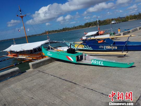 圖為被救助的菲律賓漁民的漁船。 中交公路規(guī)劃設(shè)計(jì)院有限公司 攝